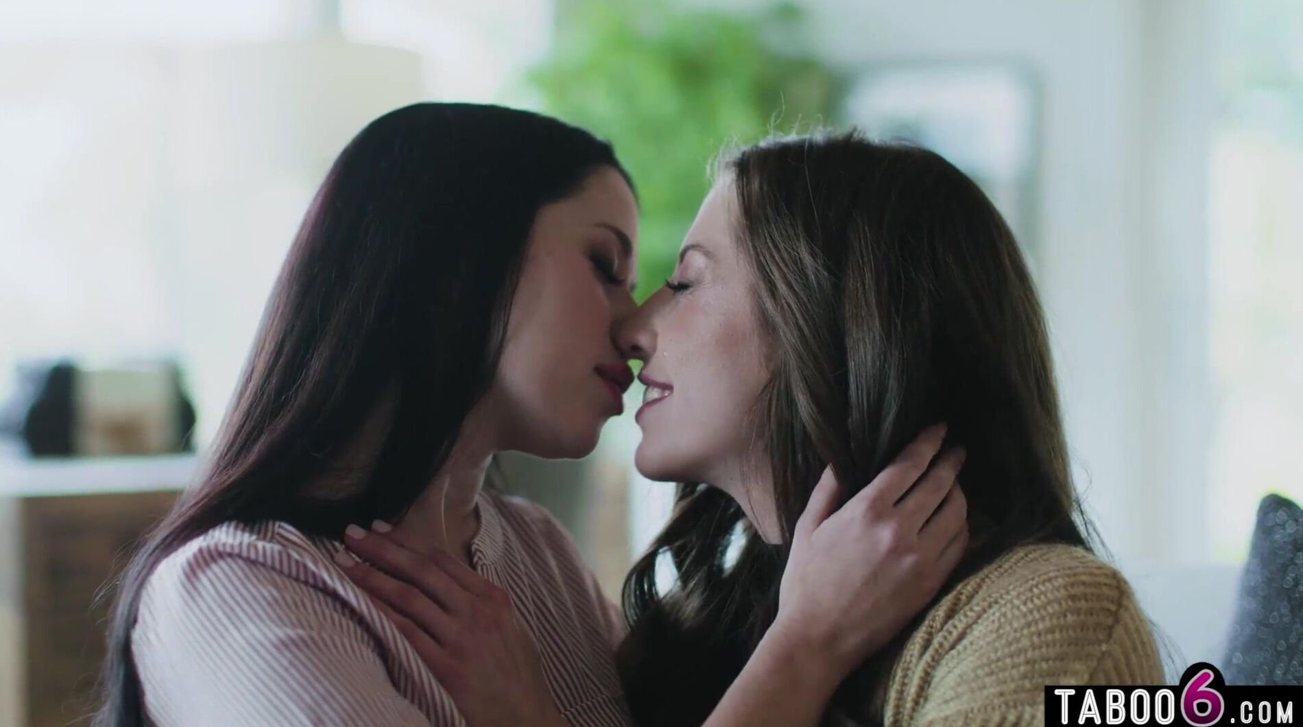 Love triangle licks lesbian